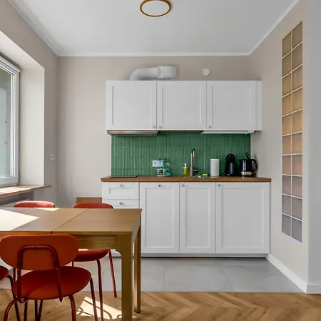 Nowolipki Calm Essence By Bookinghost * Warszawa