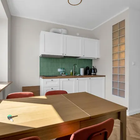 Nowolipki Calm Essence By Bookinghost * Warszawa