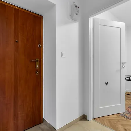 Nowolipki Calm Essence By Bookinghost * Warszawa